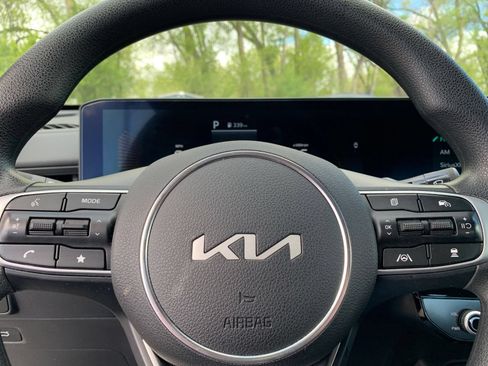 Used 2025 Kia K5 LXS FWD image 28