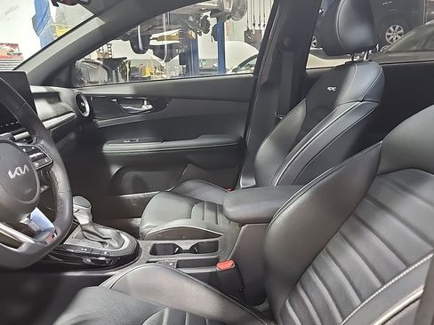 Used 2024 Kia Forte GT-Line w/ GT-Line Premium Package image 9