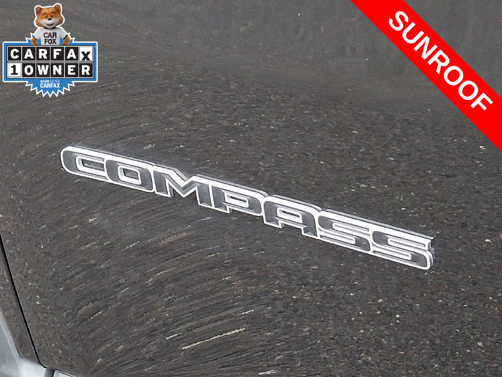 Used 2024 Jeep Compass Latitude w/ Sun and Sound Group AWD/4WD image 31