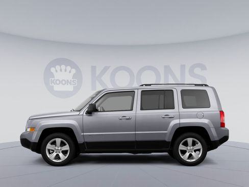 Used 2014 Jeep Patriot Latitude w/ Sun/Sound Group AWD/4WD image 2