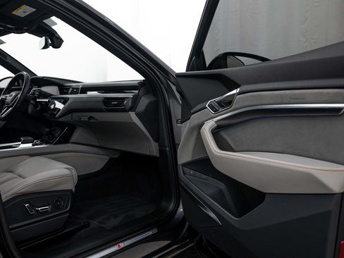Used 2024 Audi Q8 e-tron Prestige w/ Prestige Package AWD/4WD image 9