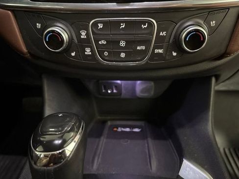 Used 2018 Chevrolet Traverse High Country AWD/4WD image 33