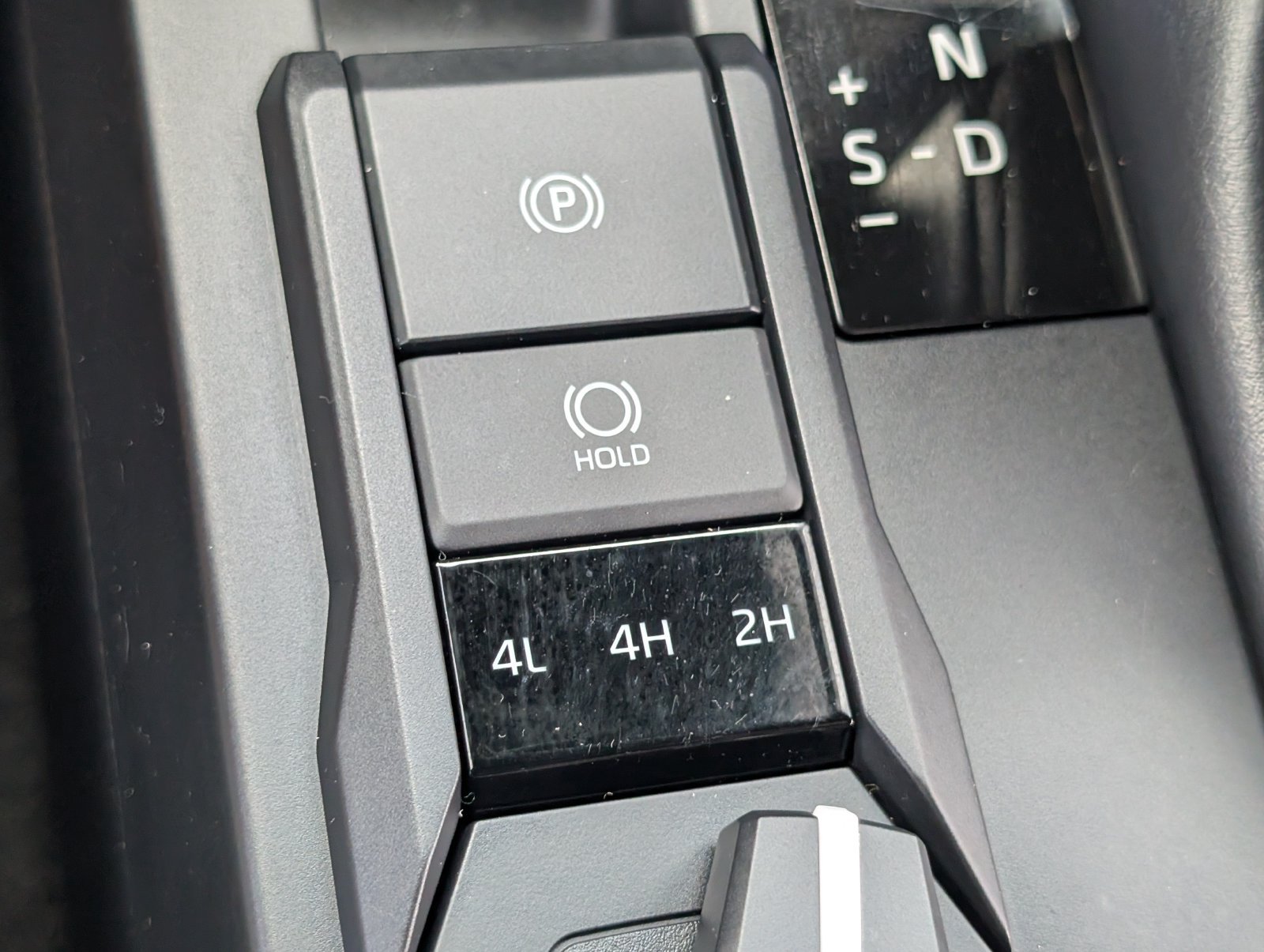 Used 2024 Toyota Tacoma SR AWD/4WD image 33