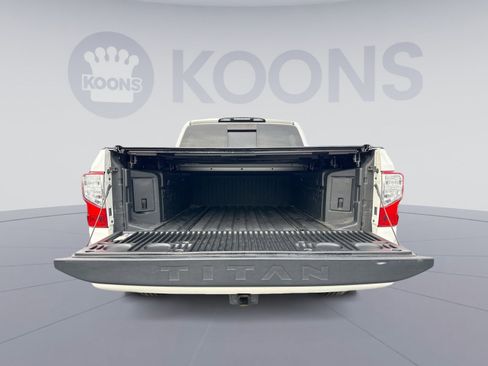 Used 2017 Nissan Titan SL image 24