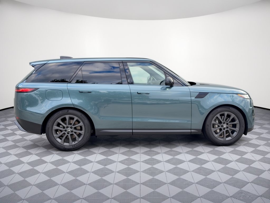 Used 2025 Land Rover Range Rover Sport SE AWD/4WD image 8