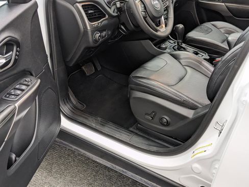 Used 2022 Jeep Cherokee Limited image 30