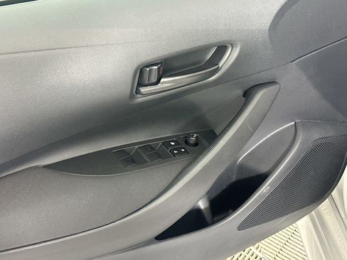 Used 2025 Toyota Corolla LE image 15