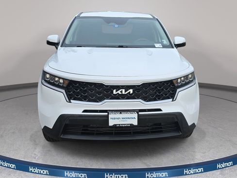 Used 2023 Kia Sorento LX image 3