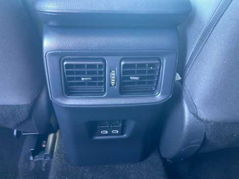 Used 2025 Toyota RAV4 XLE AWD/4WD image 14