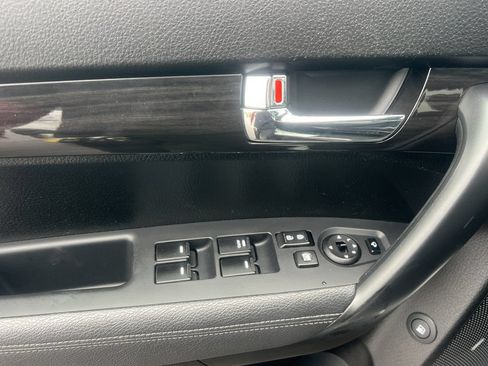 Used 2012 Kia Sorento EX w/ Premium Plus Pkg FWD image 11
