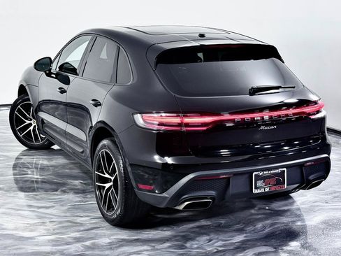 Used 2023 Porsche Macan AWD/4WD image 12