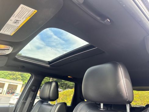 Used 2014 Jeep Grand Cherokee Limited AWD/4WD image 10