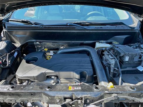 Used 2024 Chevrolet Equinox LS w/ LS Convenience Package image 27