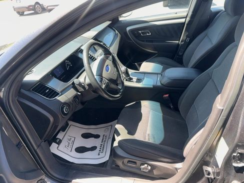 Used 2017 Ford Taurus SEL FWD image 12
