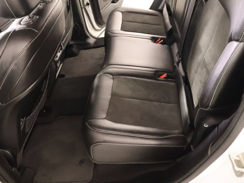 Used 2023 Jeep Grand Cherokee Altitude RWD image 12