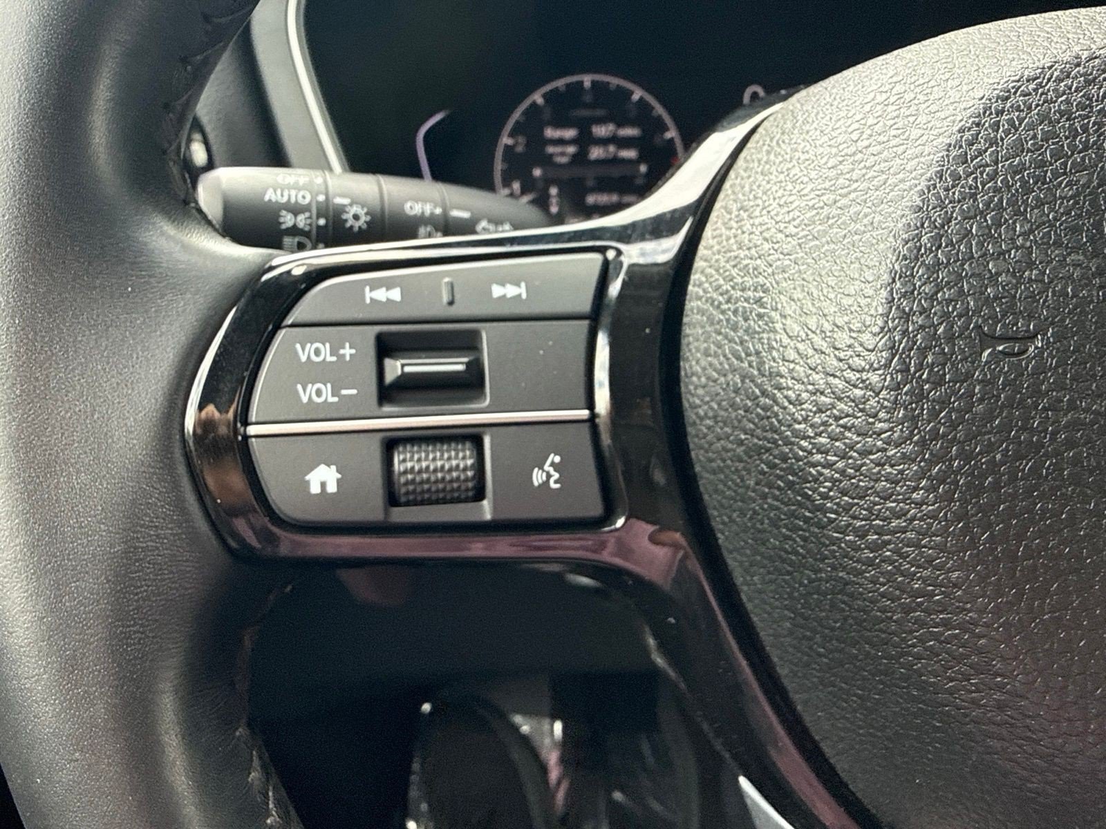 Certified 2023 Honda Pilot Touring image 24
