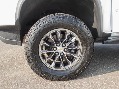 Used 2022 Chevrolet Colorado ZR2 AWD/4WD image 31