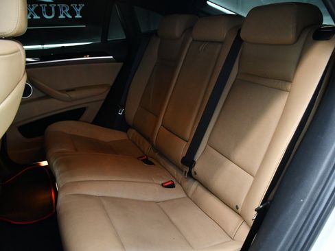 Used 2014 BMW X6 M image 35