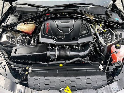 Used 2020 Alfa Romeo Giulia w/ Quick Order Package 22K Sport image 9