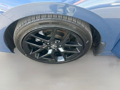 Used 2025 Honda Civic Sport image 29
