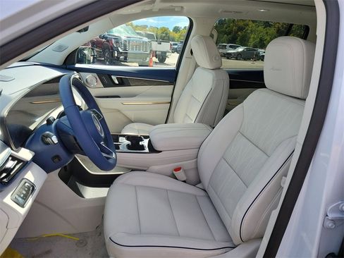 New 2026 Buick Enclave Avenir w/ Super Cruise Package image 13