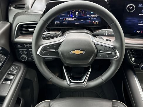 Used 2025 Chevrolet Tahoe Premier AWD/4WD image 18