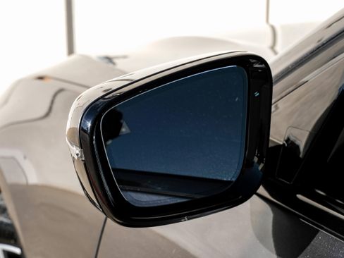 Used 2022 BMW 330i Sedan w/ Driving Assistance Package image 36