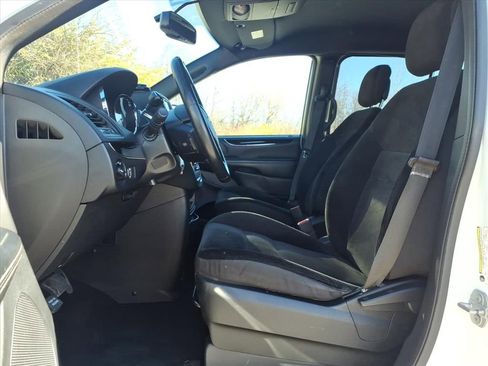 Used 2018 Dodge Grand Caravan SE image 15
