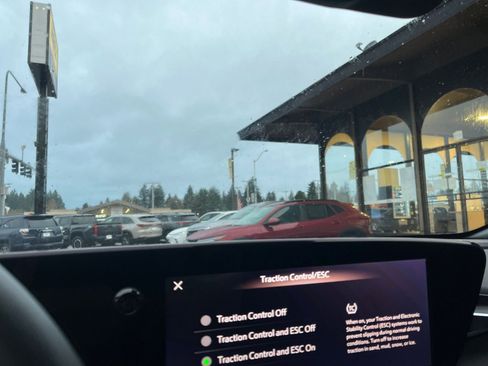 Used 2025 Buick Envista Sport Touring image 17