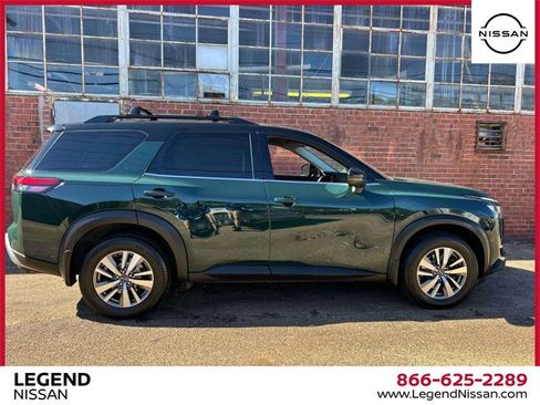 Certified 2022 Nissan Pathfinder SL image 4