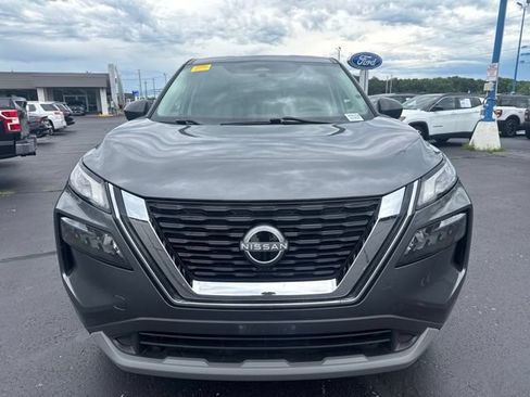 Used 2023 Nissan Rogue S AWD/4WD image 2