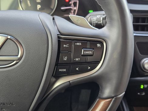 Used 2022 Lexus ES 300h Ultra Luxury image 81