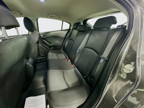 Used 2018 MAZDA MAZDA3 Sport image 23