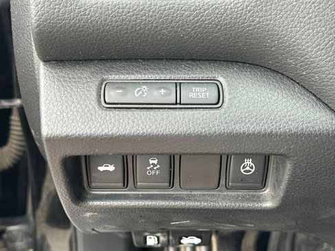 Used 2017 Nissan Altima 2.5 SL w/ 2.5 Technology Package FWD image 18