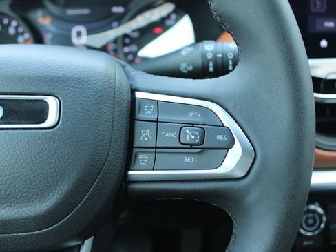 Used 2025 Jeep Compass Limited AWD/4WD image 25