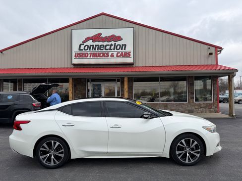 Used 2016 Nissan Maxima Platinum image 3