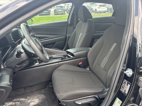 Used 2025 Hyundai Elantra Sport FWD image 6