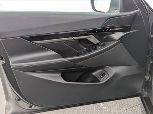 Used 2024 BMW 530i RWD image 13