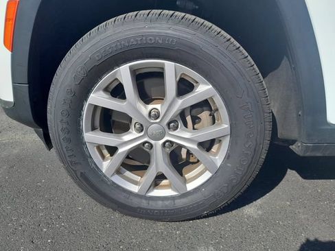 Used 2021 Jeep Grand Cherokee L Limited AWD/4WD image 9