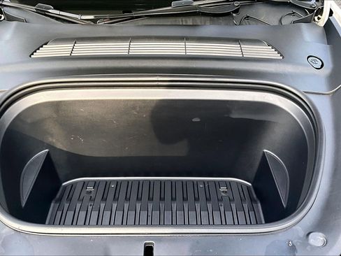 Used 2023 Tesla Model Y Long Range image 10