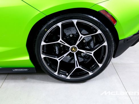 Used 2024 Lamborghini Revuelto AWD/4WD image 30
