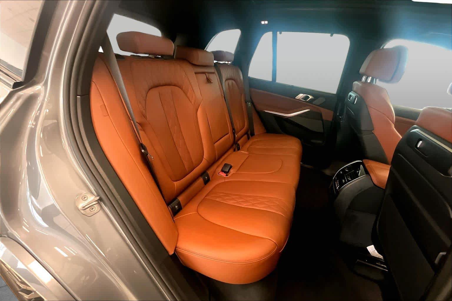 Used 2026 BMW X5 xDrive40i w/ Executive Package AWD/4WD image 19