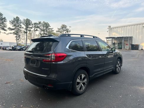 Used 2023 Subaru Ascent Premium w/ Convenience Package image 5