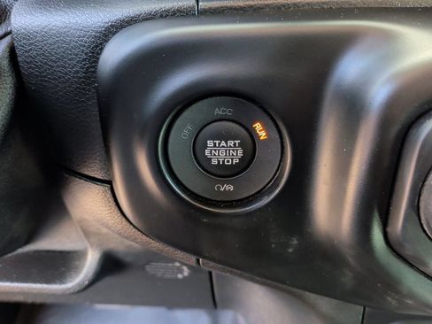 Used 2021 Jeep Gladiator Mojave AWD/4WD image 24