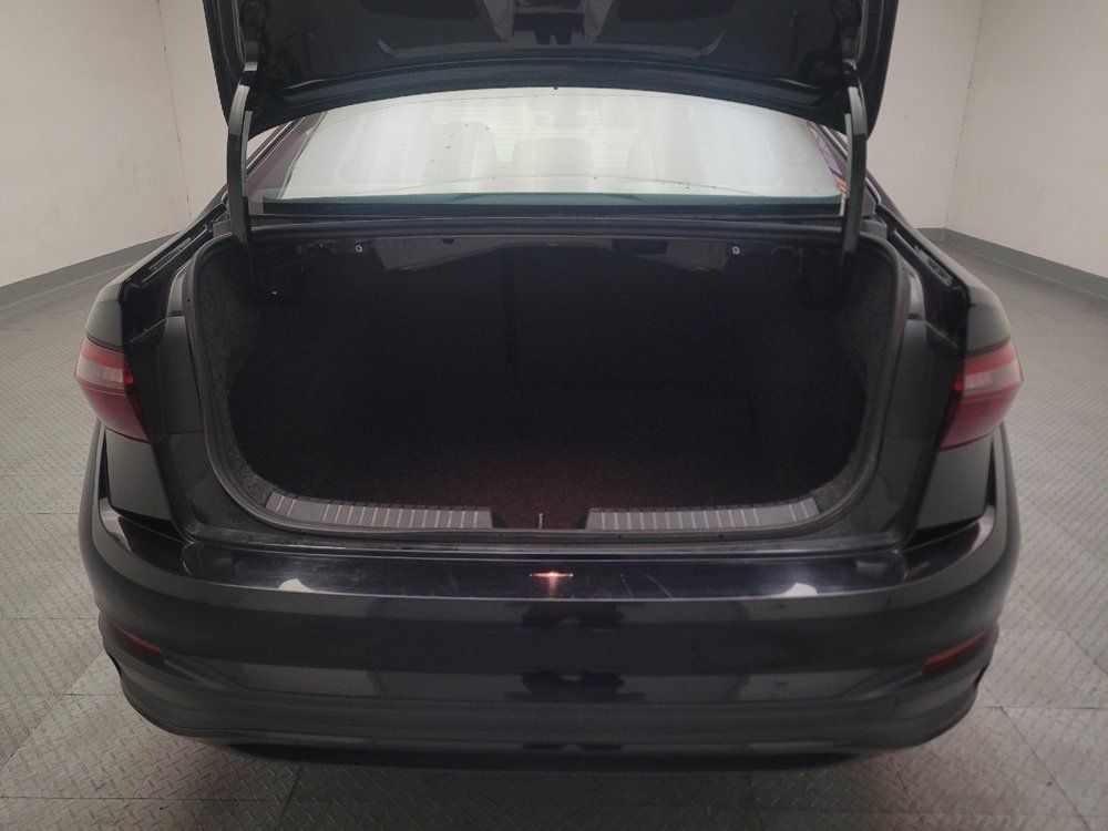 Used 2025 Volkswagen Jetta Sport FWD image 29