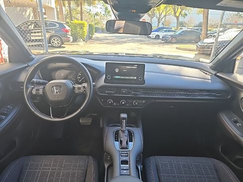 Used 2025 Honda HR-V Sport image 24