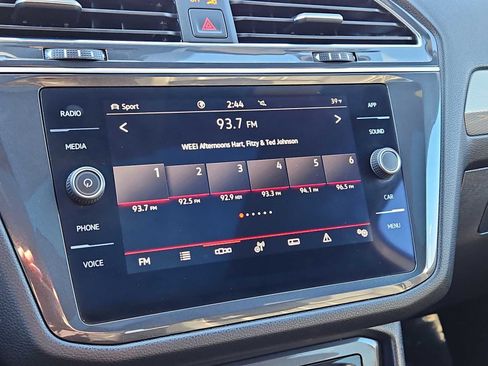 Used 2023 Volkswagen Tiguan SE R-Line image 27