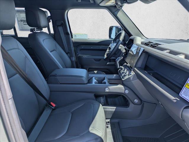 New 2026 Land Rover Defender 110 X-Dynamic SE AWD/4WD image 17