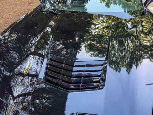 Used 2016 Chevrolet Corvette Stingray Coupe w/ Carbon Flash Badge Package RWD image 20