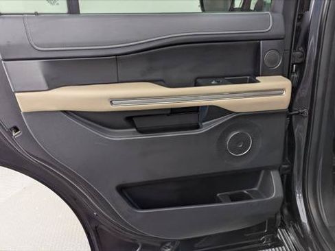 Used 2024 Ford Expedition Limited RWD image 16